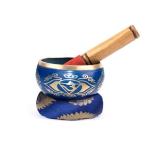 Myga Tibetan Singing Bowl with Cushion and Dual-Ended Striker - Beautiful Sounds for Yoga, Meditation, Relaxation, Wellbeing and Chakra Healing - Purple (Crown Chakra)