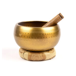 Myga Brass Hammered Singing Bowl with Cushion and Dual-Ended Striker - Creates Beautiful Sounds for Meditation and Relaxation - Ideal for Chakra Healing and Yoga - 14cm